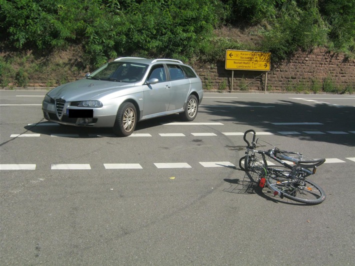 POL-PDNW: Unfall zwischen PKW und Radfahrer auf der B39 Höhe L499