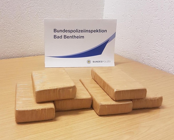 BPOL-BadBentheim: Drei Kilo Heroin durch Bundespolizei beschlagnahmt / Zwei Drogenkuriere in Untersuchungshaft