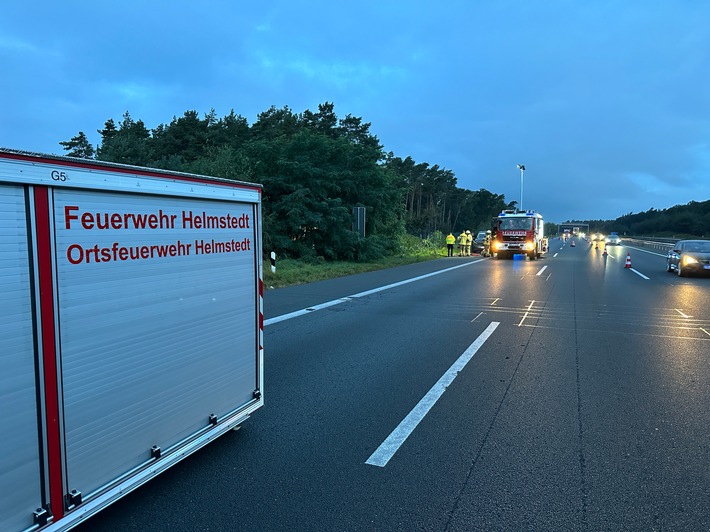 FW Helmstedt: Verkehrsunfall auf der BAB2
