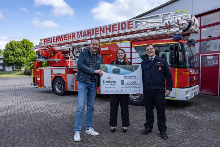 FW Marienheide: 2.500 Euro Spende an die Jugendfeuerwehr der Freiwilligen Feuerwehr Marienheide dank Krombacher Spendenaktion