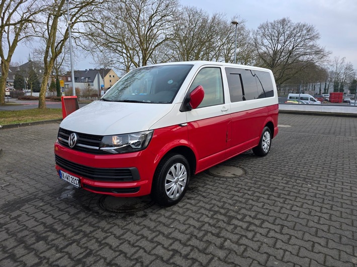 POL-VIE: Erneuter Diebstahl eines rot/weißen Multivans - Hinweise gesucht!