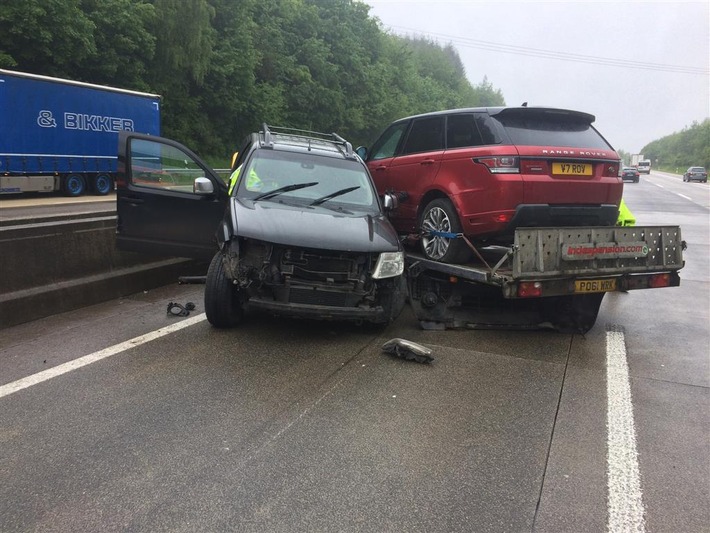 POL-VDKO: Verkehrsunfall mit Personenschaden, sowie hohem Sachschaden (ca. 100000EUR)