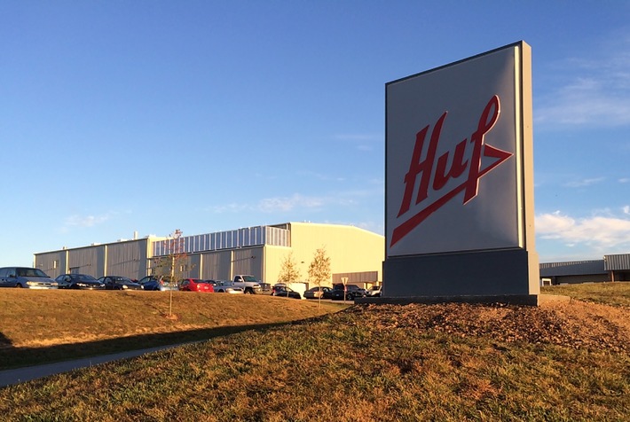 Huf nimmt neue Lackieranlage in Tennessee in Betrieb