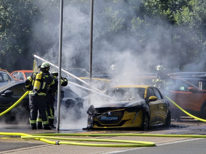 FW-WRN: Brennender PKW alarmiert die Freiwillige Feuerwehr Werne