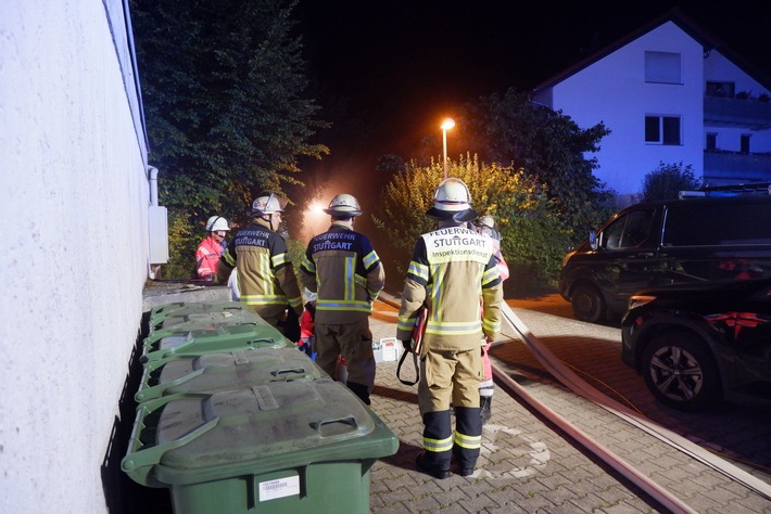 FW Stuttgart: Küchenbrand in Stuttgart Vaihingen