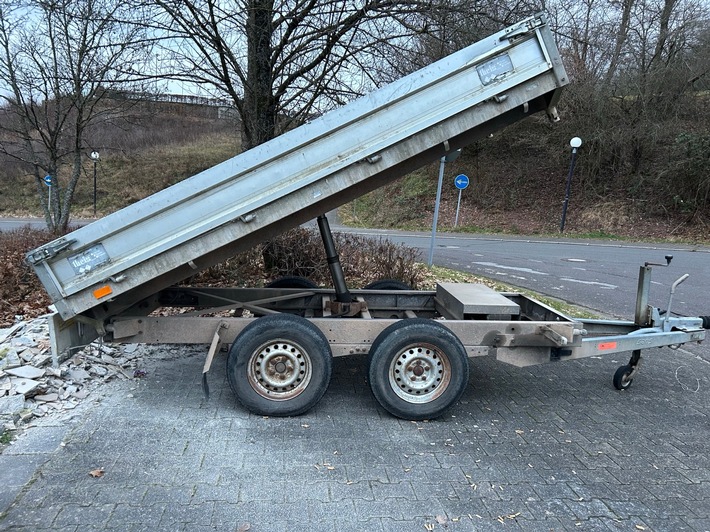 POL-PDTR: Diebstahl eines Anhängers "Am Stadion" in Birkenfeld