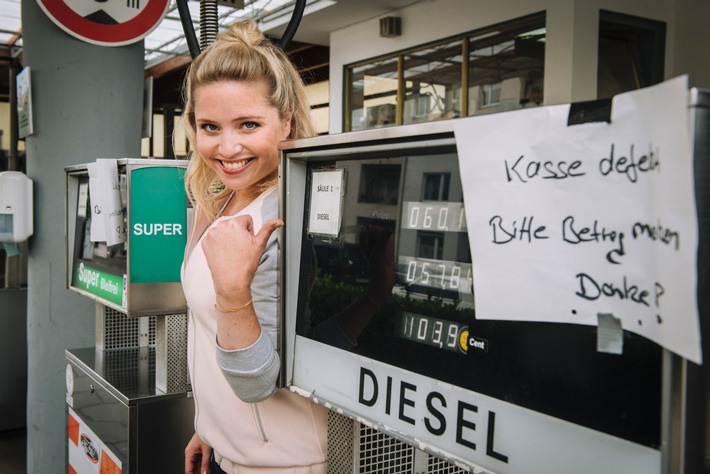 Lockvogel Caro Frier in der SAT.1-Show "So tickt der Mensch"