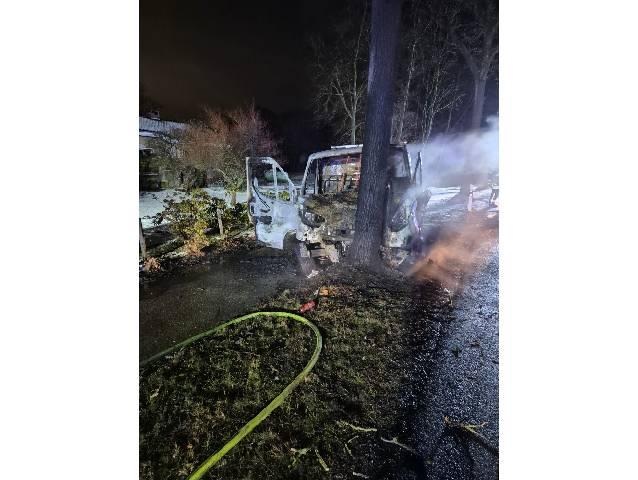 POL-CUX: Verkehrsunfall unter Alkoholeinfluss - Fahrzeug gerät in Brand