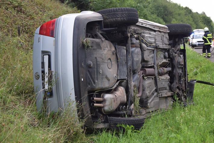 POL-PDKL: A 62/ Kusel, 4 Leichtverletzte nach Überschlag mit Pkw