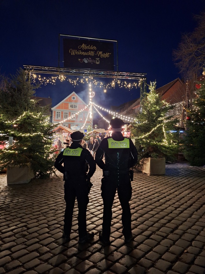 POL-HI: Mehr Sicherheit auf dem Alfelder Weihnachtsmarkt: Polizei Alfeld zeigt Präsenz und warnt vor Taschendiebstählen