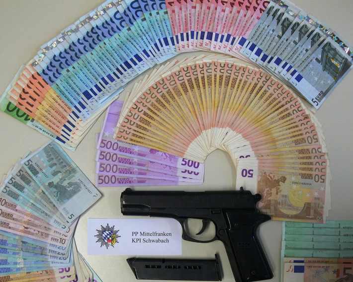 POL-MFR: (2270) 18 Haftbefehle vollzogen - Kriminalpolizei Schwabach gelingt Schlag gegen Rauschgifthändlerring - Bildveröffentlichung