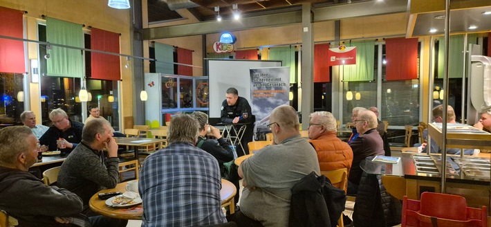 POL-ROW: Verkehrsverstöße sollen sich nicht lohnen - Vermögensabschöpfung im Fokus des Fernfahrerstammtisches