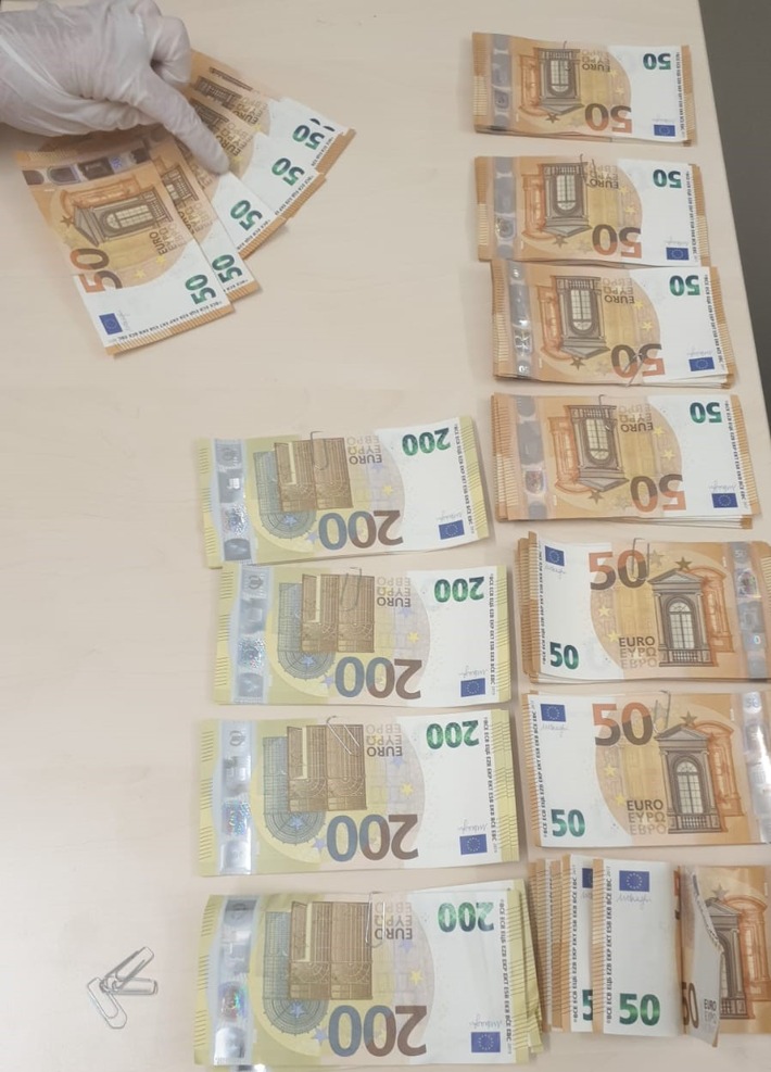 POL-NE: Schneller Erfolg: Zwei Tatverdächtige nach Computerbetrug vorläufig festgenommen