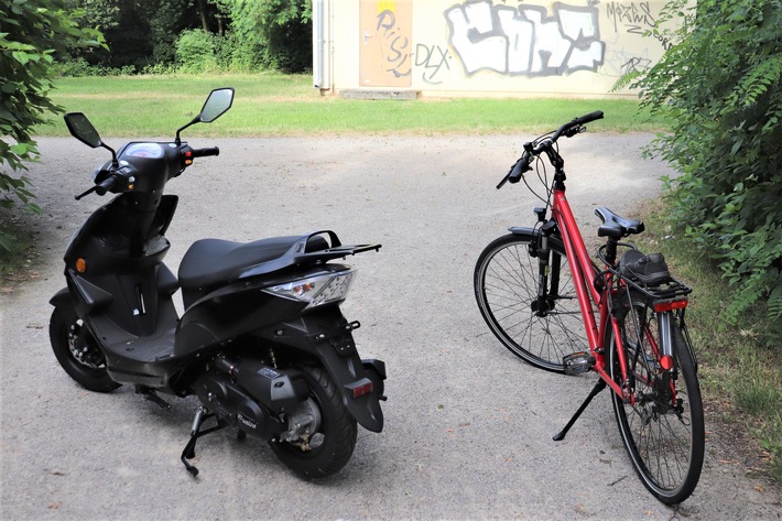 POL-PB: Wem gehören der Motorroller und das Fahrrad?