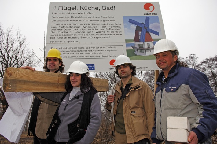 kabel eins verschenkt eine Windmühle in Top-Lage: Sie hat "4 Flügel, Küche, Bad!" Die ungewöhnliche Hausbau-Aktion ab 6.4.06