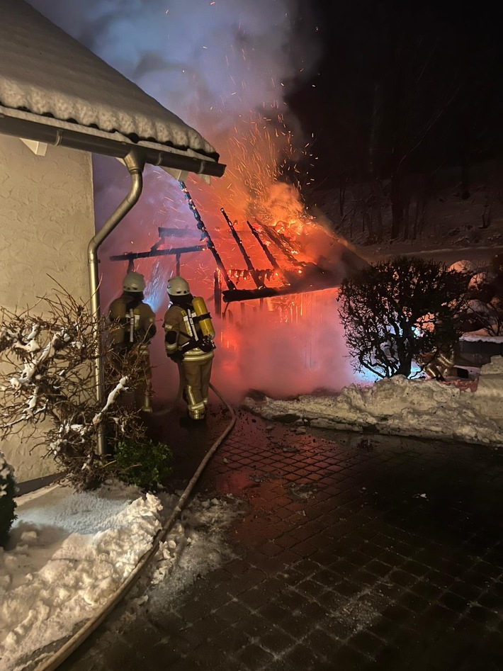 FF Olsberg: Großeinsatz der Feuerwehr in Olsberg Brunskappel