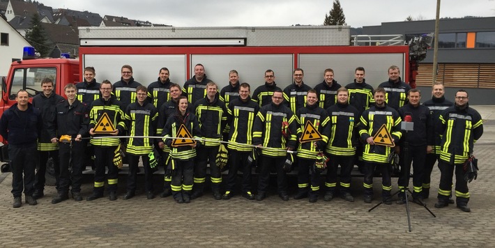 FW-OE: Kreisweite Ausbildung der Feuerwehren - Strahlenschutzlehrgang in Elspe