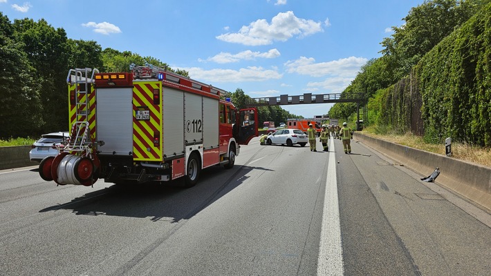 FW Burscheid: Verkehrsunfall sorgt für Stau auf Autobahn
