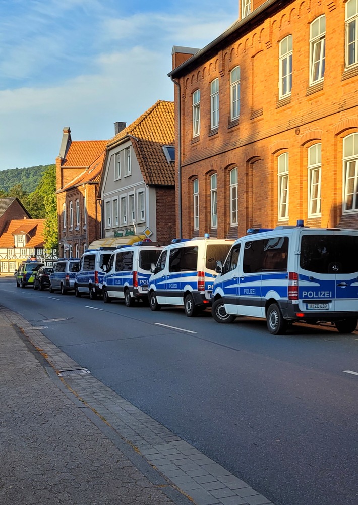POL-HM: Gemeinsame Pressemitteilung des Flecken Coppenbrügge und der Polizei zur Überprüfung der Wohnsituationen nach dem Niedersächsischen Wohnraumschutzgesetz in Coppenbrügge