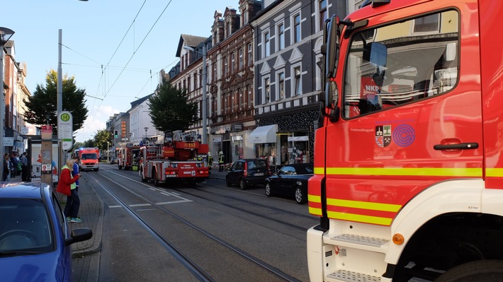 FW-GE: Verrauchung in Haarstudio - Feuerwehr kann größeren Schaden verhindern -