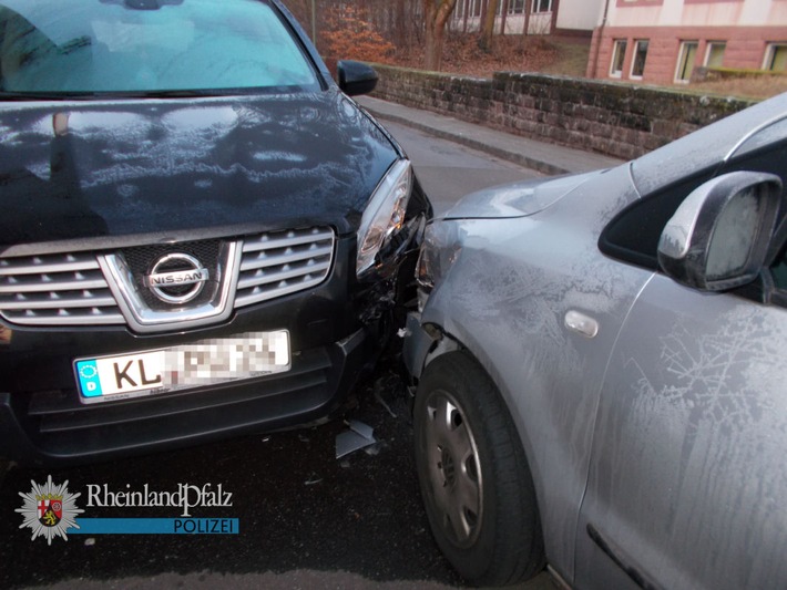 POL-PPWP: Fußgängerin erfasst und gegen parkendes Auto gestoßen