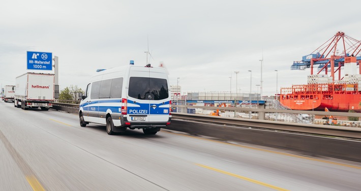 Hellmann transports 3 million masks for Berlin state government