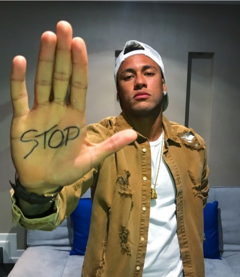 Neymar Juniors Nachricht an die Welt: Wir sagen &quot;STOP&quot; / Prominente Unterstützung für die Kampagne #StopBombingCivilians von Handicap International