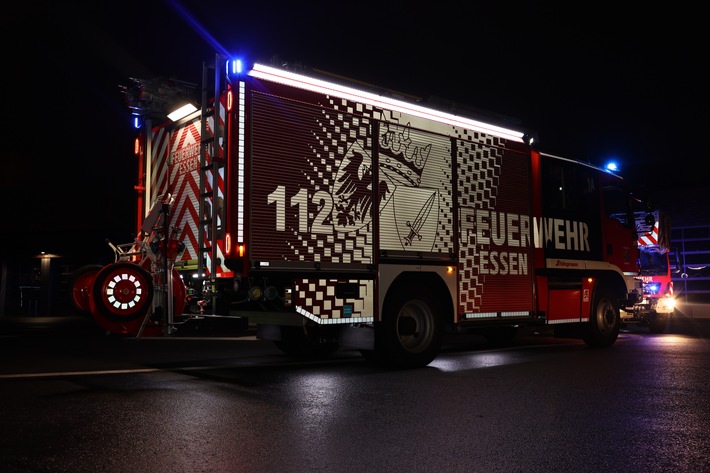 FW-E: Silvesterbilanz 2021/2022 - Feuerwehr Essen erlebt relativ entspannten Jahreswechsel