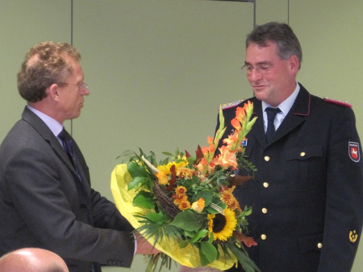 POL-GOE: Karl-Heinz Banse als Regierungsbrandmeister für die Landkreise Göttingen, Northeim, Osterode und Hildesheim wiedergewählt (Anlage: 2 Fotos)