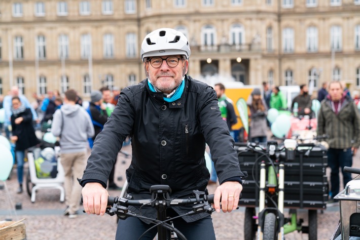 "Radeln im Herbst bewirkt gute Stimmung": Kurzinterview mit Baden-Württembergs Verkehrsminister Winfried Hermann