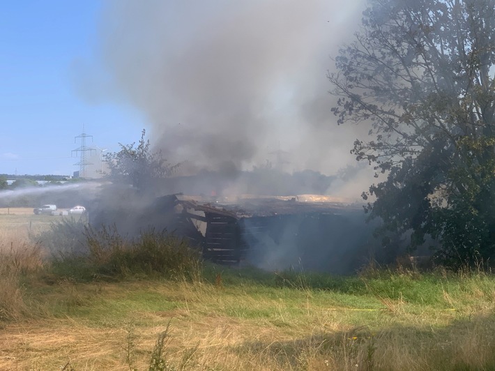 FW Paderborn: 02.08.2026 - Schuppenbrand und Heimrauchmelder in Wewer