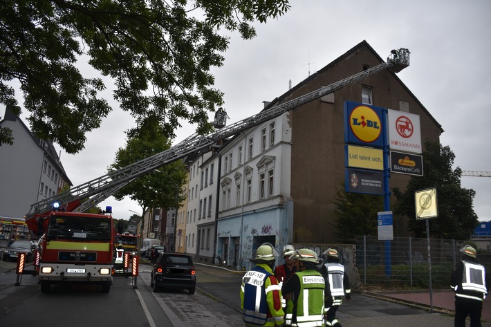 FW-DO: 15.08.2019 - FEUER IN NÖRDLICHER INNENSTADT
Feuer in einer Wohnung im Dachgeschoss