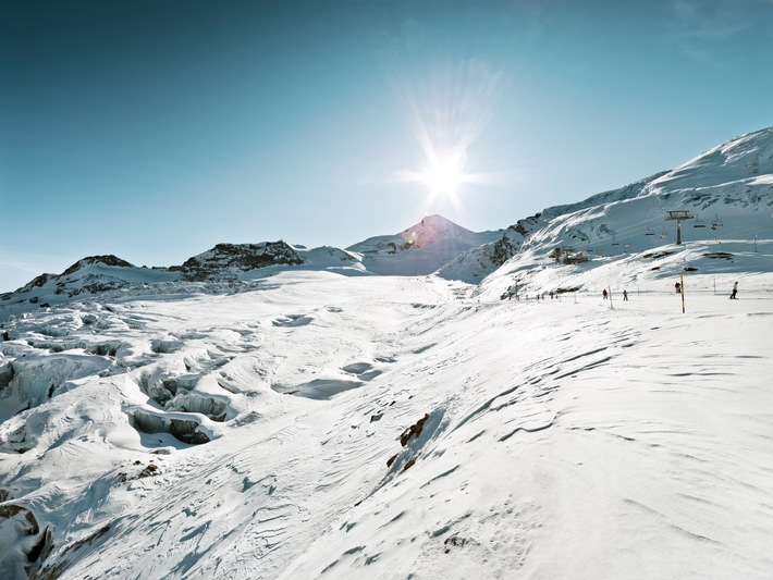 Energieeffizienz im Skigebiet: Saastal Bergbahnen AG und BKW engagieren sich für nachhaltigen Wintersport