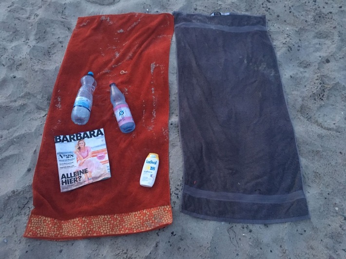 POL-HRO: Herrenlose Gegenstände am Strand von Warnemünde - Wer kann Hinweise geben