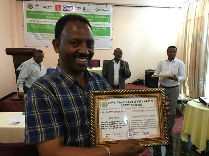 Stiftung Menschen für Menschen wird in Äthiopien mit dem &quot;Best Performance Award&quot; ausgezeichnet