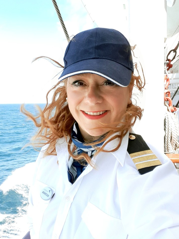 Interview auf hoher See mit Kathrin Völkel, Kreuzfahrt-Direktorin der ASTOR bei TransOcean Kreuzfahrten und derzeit auf der Rückfahrt nach Bremerhaven