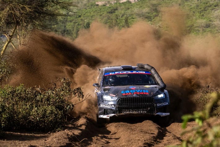 Safari-Rally Kenia: Škoda Crews holen beim härtesten WM-Lauf des Jahres Sieg und Platz drei