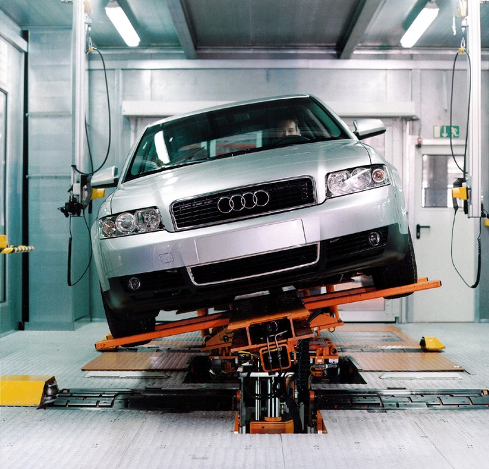 Gerüttelt, geschüttelt und geschleudert: Innovationen der neuen Audi
A4-Montage