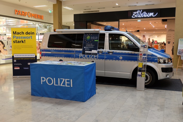 POL-RBK: Bergisch Gladbach - Infostand der Kriminalprävention zusammen mit Weisser Ring e.V.