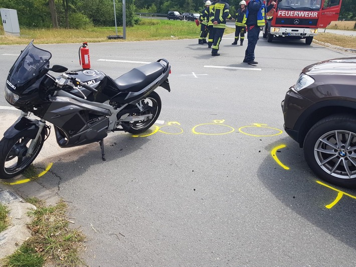 FW-Schermbeck: Verkehrsunfall im Kreuzungsbreich Hünxer Str./Maassenstraße