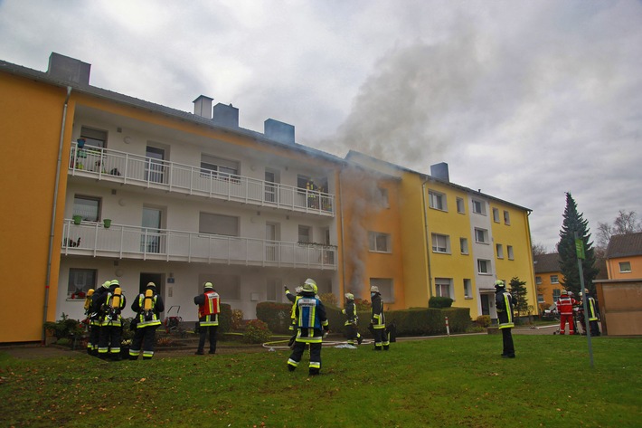 FW-E: Kellerbrand in Mehrfamilienhaus in Essen-Stoppenberg, keine Verletzten