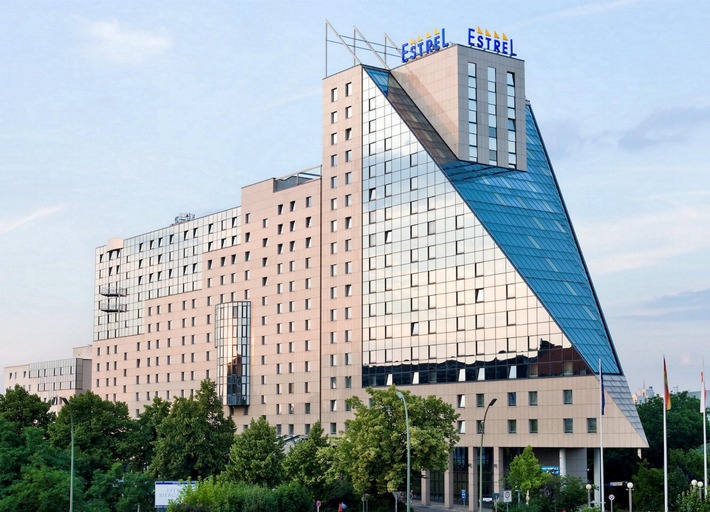 Estrel Berlin ist umsatzstärkstes Hotel / Deutschlands größtes Hotel erzielt mit 70,6 Mio. Euro Rekordumsatz und führt das Ranking der umsatzstärksten Einzelhotels an