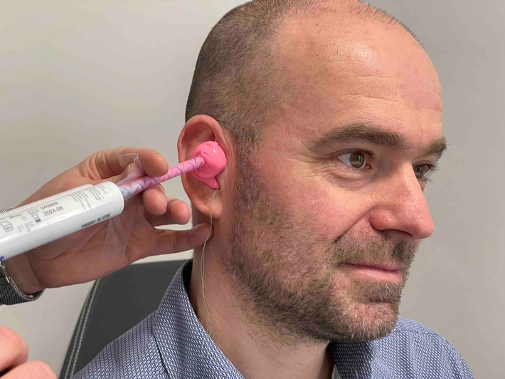 Die Kompetenz für unsichtbare Hörlösungen sichtbar machen: IM OHR MANUFAKTUR zählt zu den erfolgreichsten IAS-Markenkonzepten