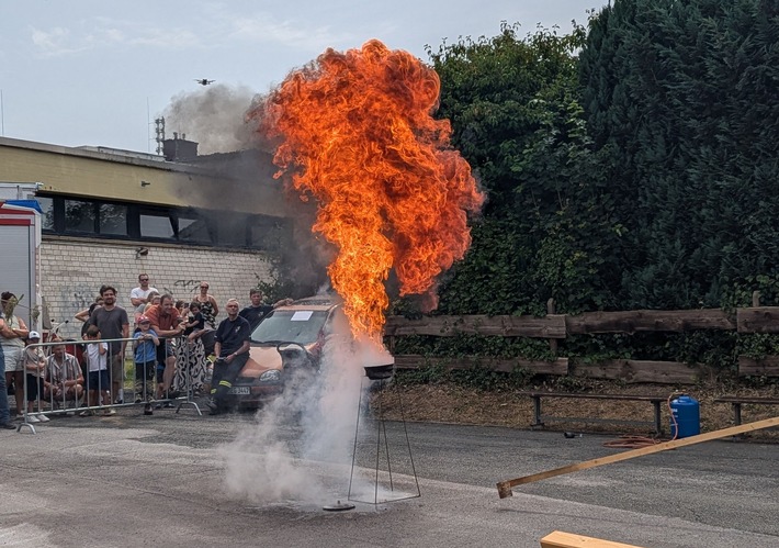 FW-AR: Erfolgreiche Jubiläumsfeier bei sonnigem Wetter