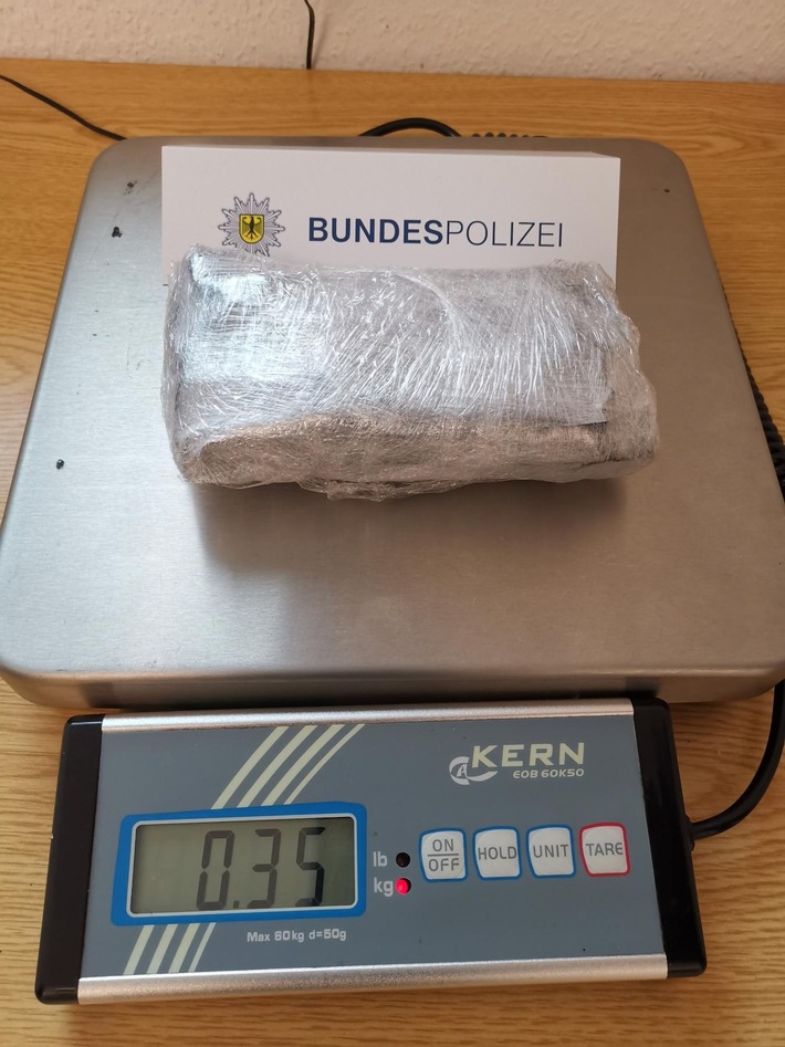 BPOL NRW: Spanier mit 350 Gramm Kokain auf der A 61 unterwegs