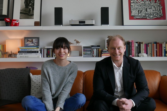 Neue Markenbotschafterin: Alice Sara Ott repräsentiert das OTTAVA SC-C500 Hifi-System und die EAH-T700 Premium-Kopfhörer