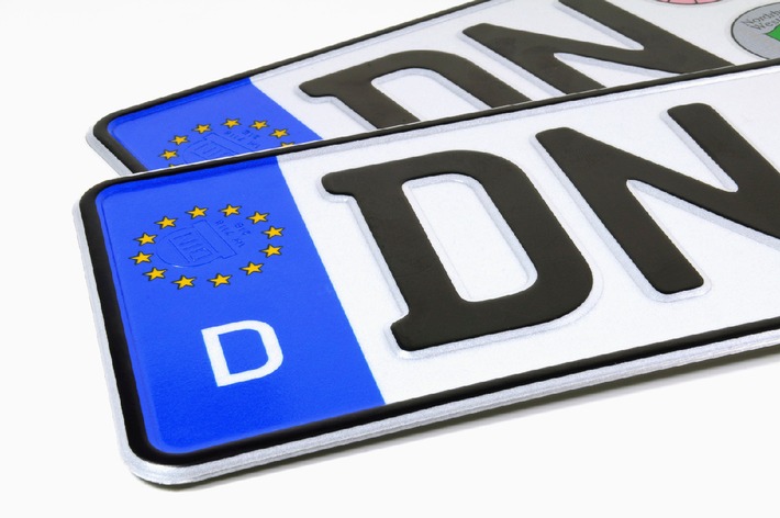 Wussten Sie eigentlich, dass Autofahrer ab dem 1. Januar 2015 bei einem Wohnortwechsel innerhalb Deutschlands ihr Kfz-Kennzeichen behalten dürfen?
