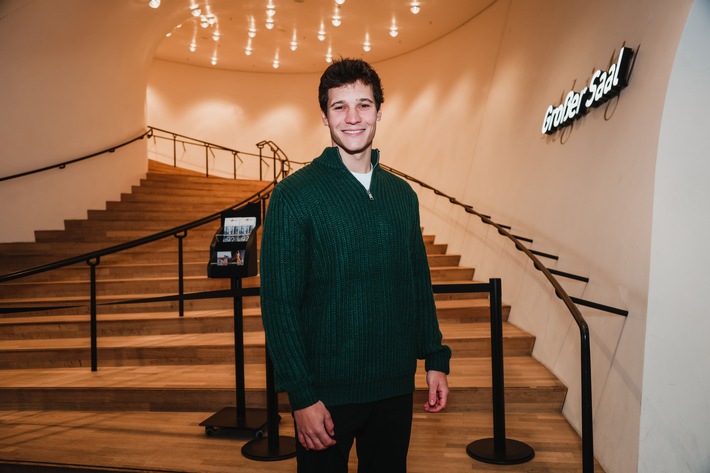 Channel Aid live in Concert by JBL präsentiert Wincent Weiss am 3.1.2023 in der Elbphilharmonie Hamburg / mit dem Orchester Ensemble Matheus / Der Ticketverkauf startet am 25.11.2022