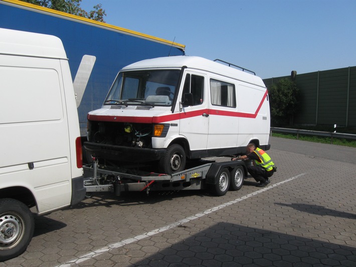 POL-WL: Autobahnpolizei Winsen (Luhe) legt 2 Lkw still +++ Gefahrguttransporte beanstandet