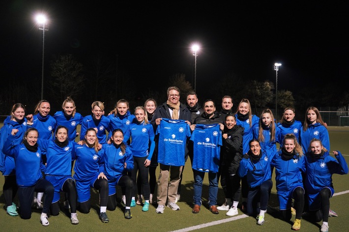 Die Bayerische wird Hauptsponsor des FFC Wacker München: Eine starke Partnerschaft für den Frauenfußball